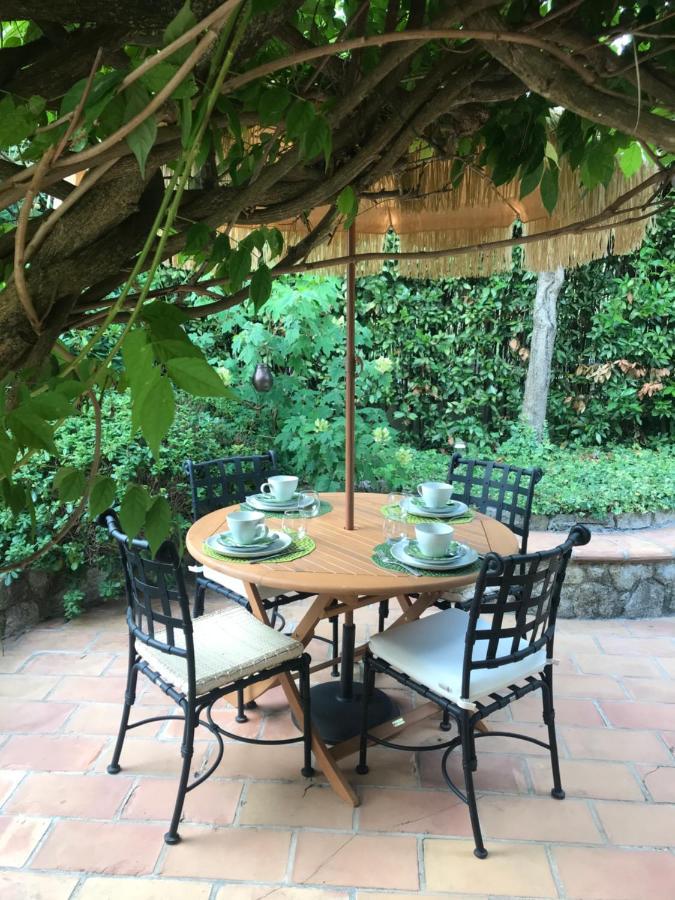 Le Mas De La Source Bed & Breakfast มูแฌ็ง ภายนอก รูปภาพ